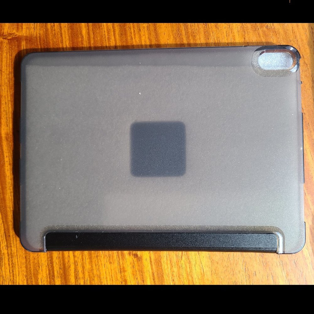 Black tri-fold iPad Air 4 case